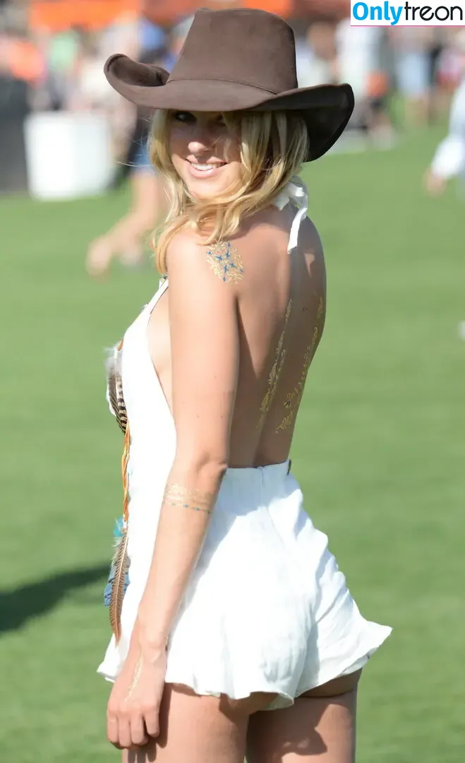 Kimberley Garner nude photo #0384 (kimberleygarner)