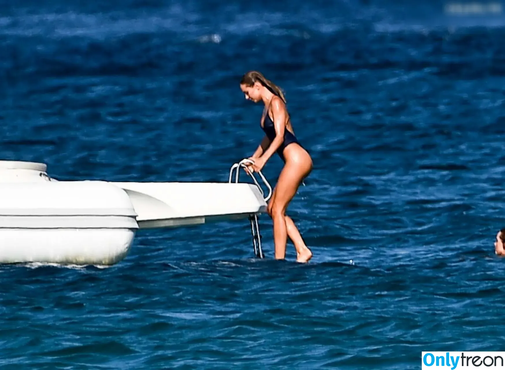 Kimberley Garner nude photo #0401 (kimberleygarner)
