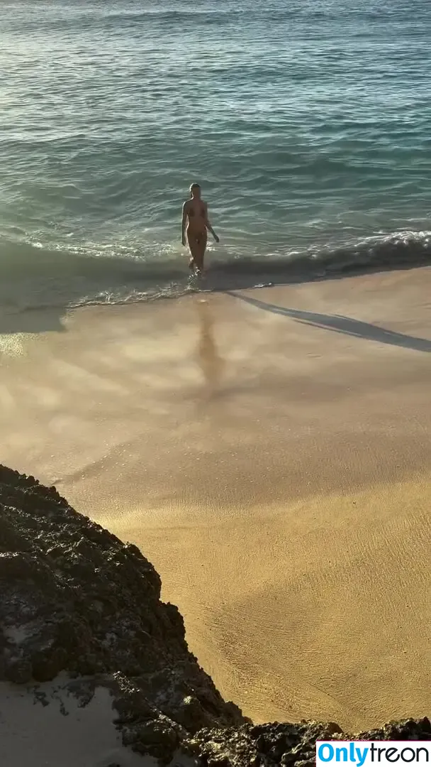 Kimberley Garner nude photo #0498 (kimberleygarner)