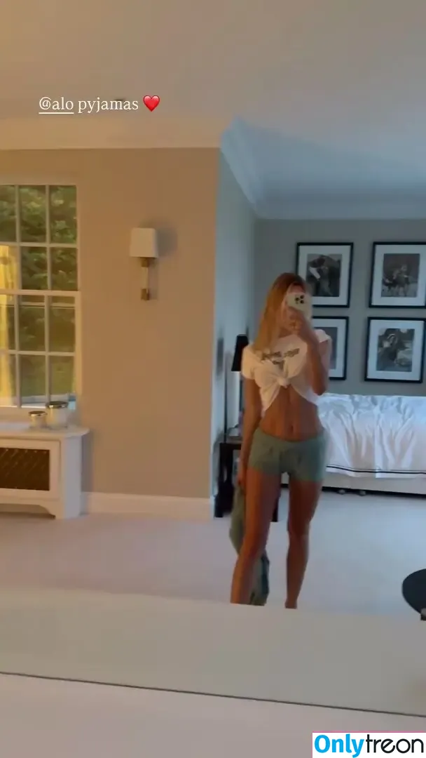 Kimberley Garner nude photo #0647 (kimberleygarner)
