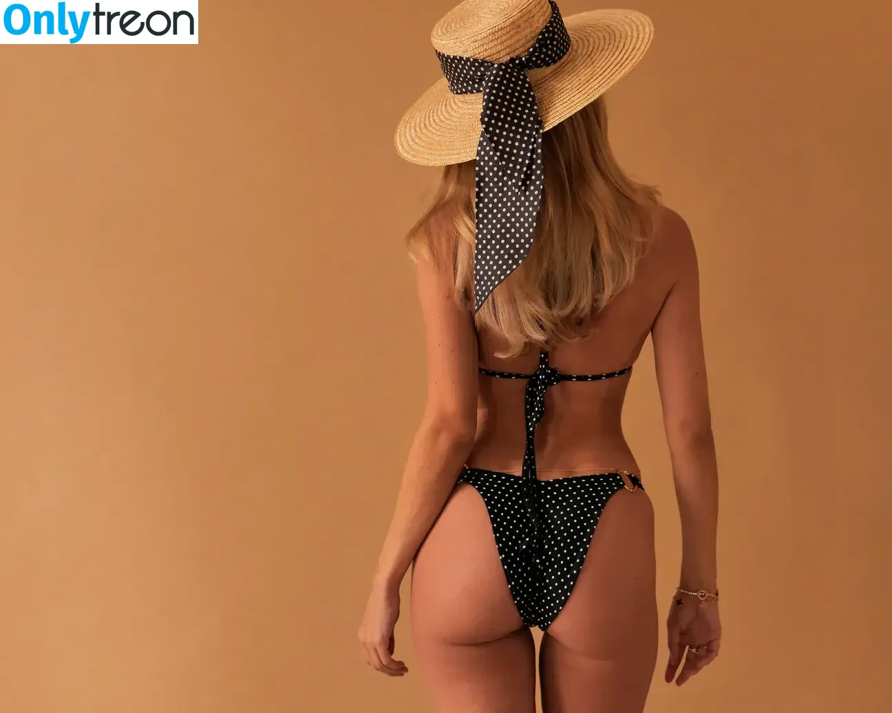Kimberley Garner nude photo #0668 (kimberleygarner)