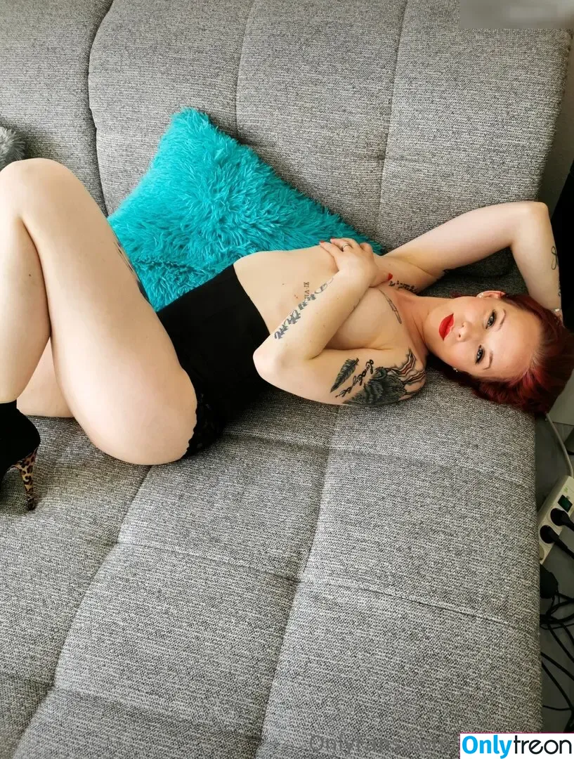 KimBou nude photo #0013 (KimBou)