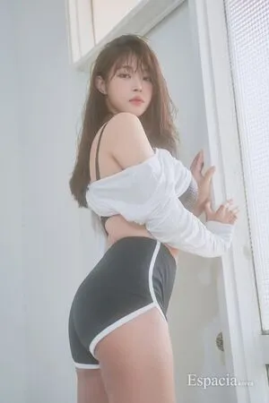 kimgapju nude photo #0094