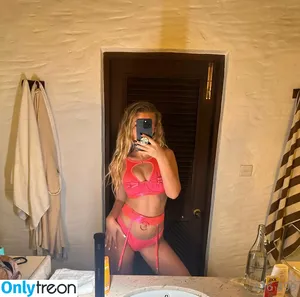 KimLamarin nude photo #0007