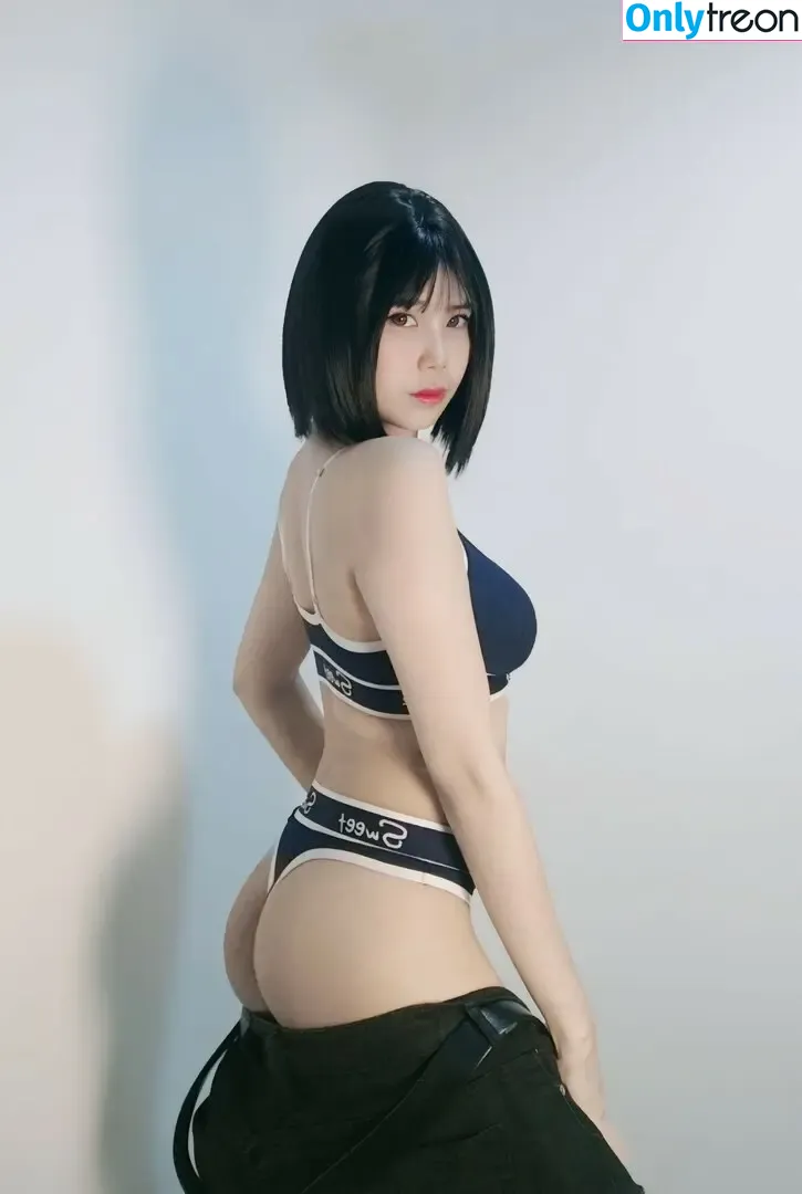 KimLili nude photo #0044 (Kim Halili / _.kimlili / redlili)