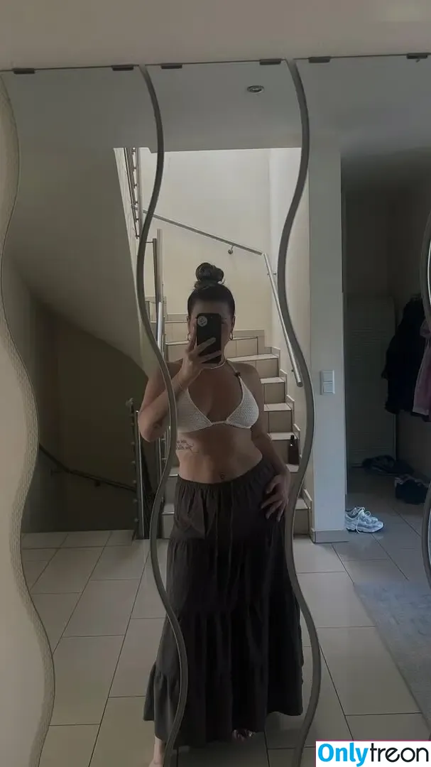 kimthoe nude photo #0050 (kimthoe)