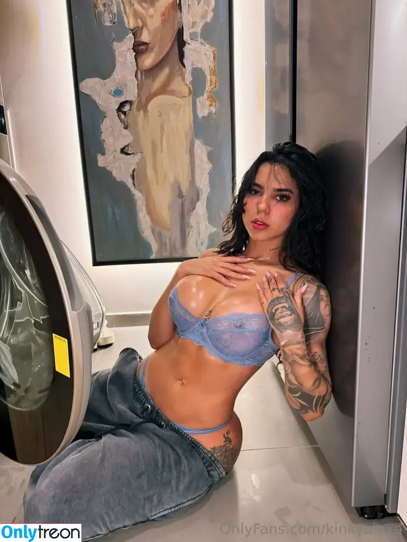 Kinkyalexa nude photo #0266 (alesaknk / alexaknk)