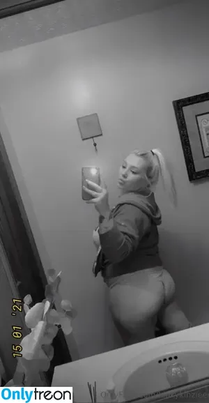 Kinkykinzieee / mammiiy nude photo #0015