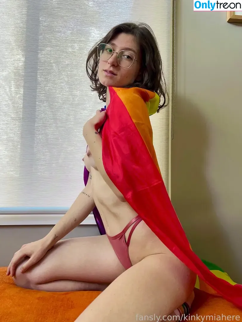 kinkymiahere nude photo #0116 (kinkywhitegirl / wowmiami_)