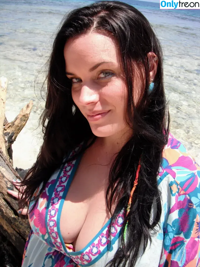 Kinsey Osborn nude photo #0092 (thetravelinchicks)