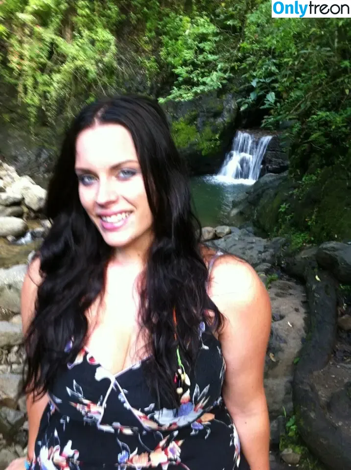 Kinsey Osborn nude photo #0103 (thetravelinchicks)