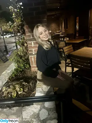 Kinzyyyy / SnowBunnyQueen / _kinzyyyy_ / itsskinzyyyy / snowitsskinzy nude photo #0021