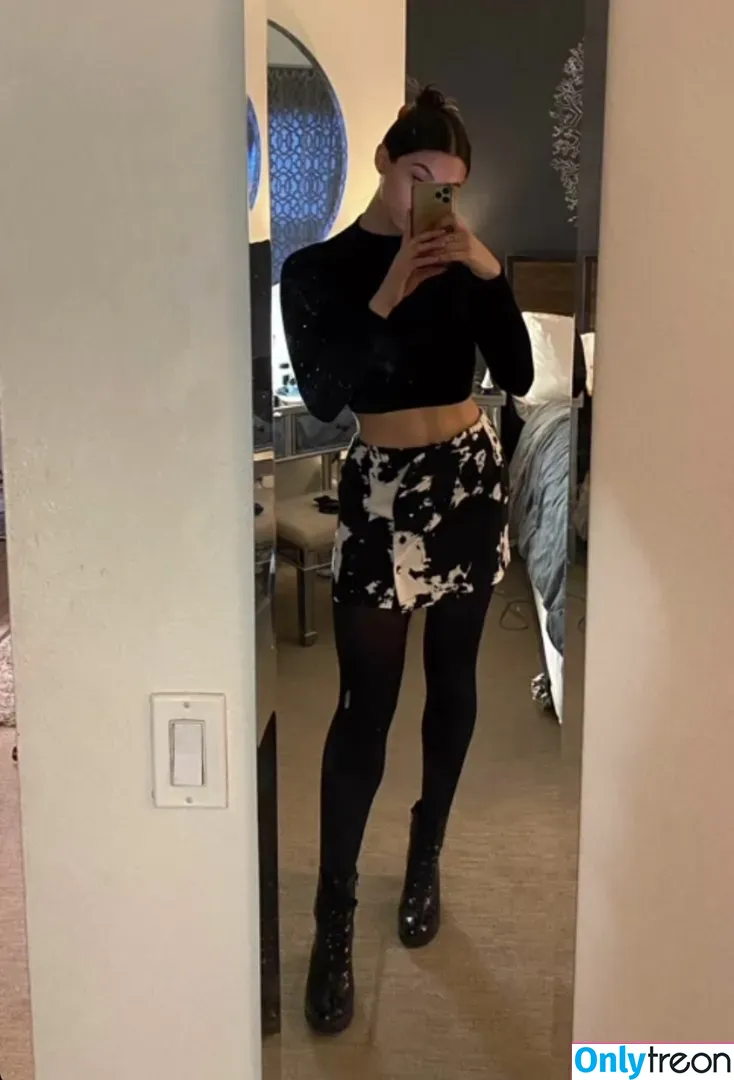 Kira Kosarin nude photo #0008 (kira_kosarin / kirakosarin)