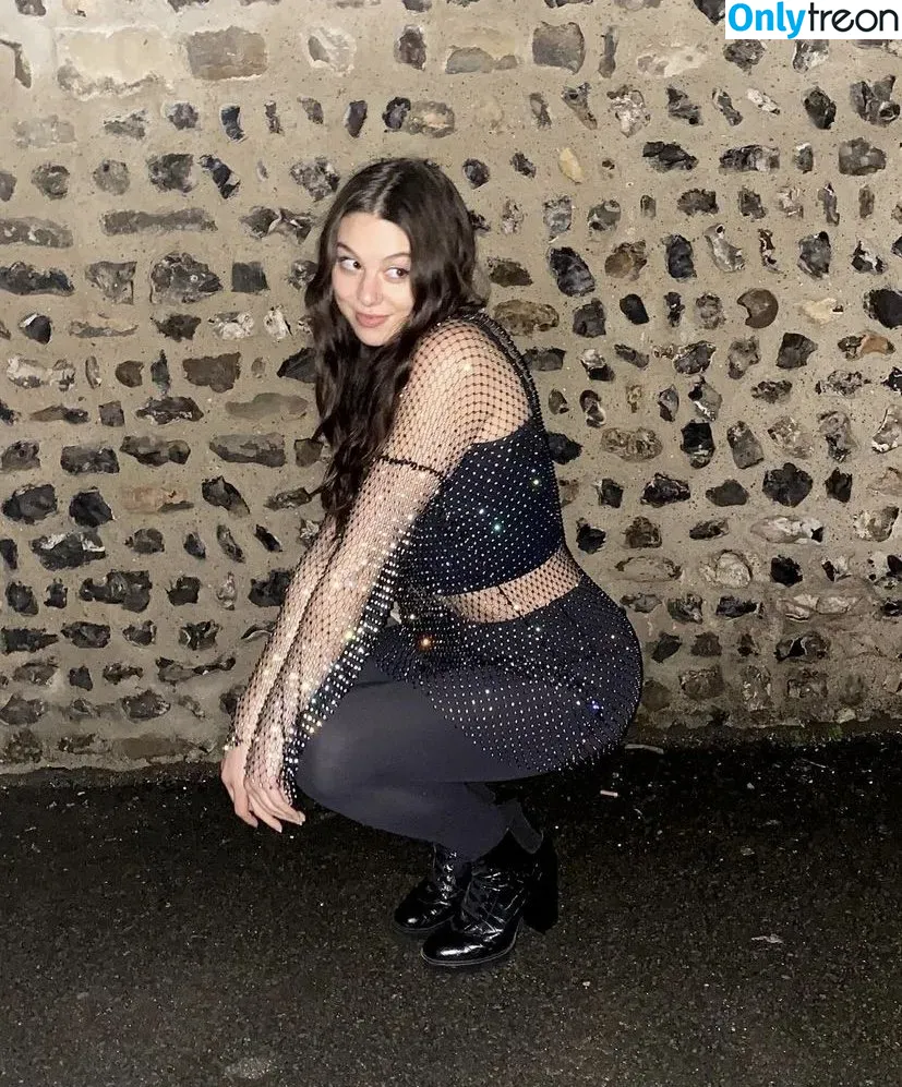 Kira Kosarin nude photo #0020 (kira_kosarin / kirakosarin)