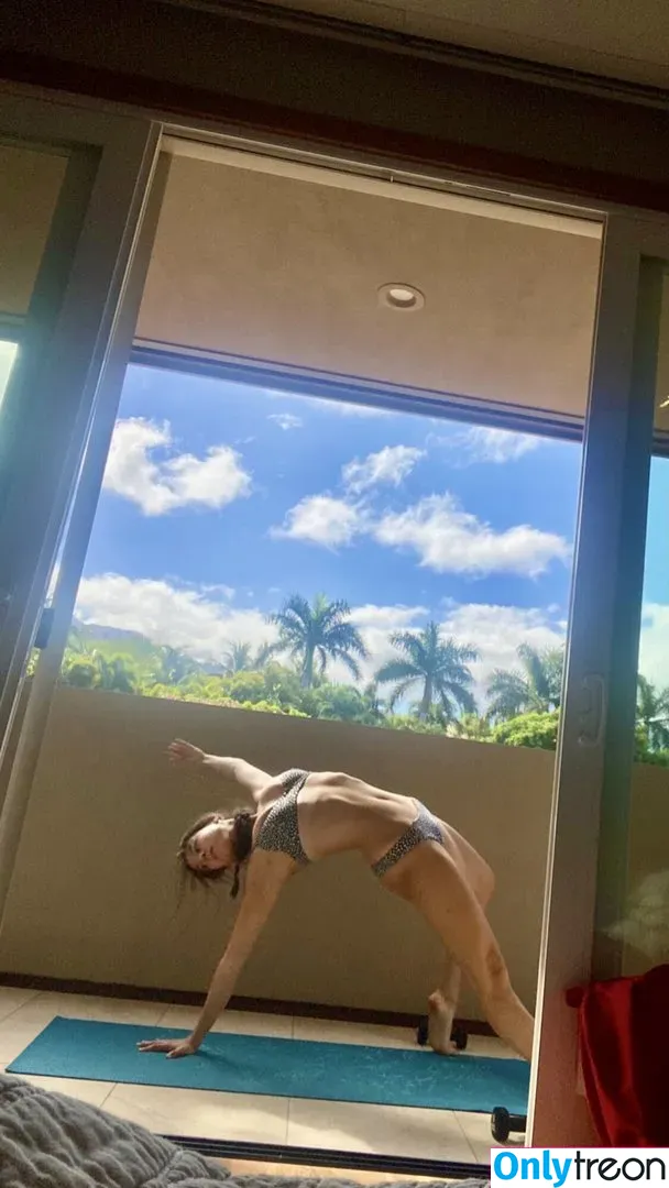 Kira Kosarin nude photo #0079 (kira_kosarin / kirakosarin)