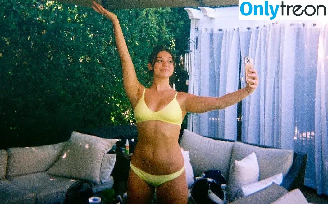 Kira Kosarin nude photo #0100 (kira_kosarin / kirakosarin)
