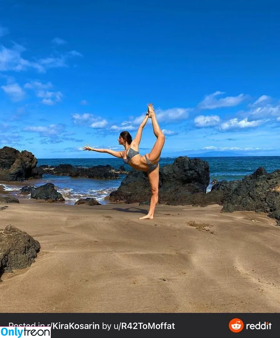 Kira Kosarin nude photo #0113 (kira_kosarin / kirakosarin)