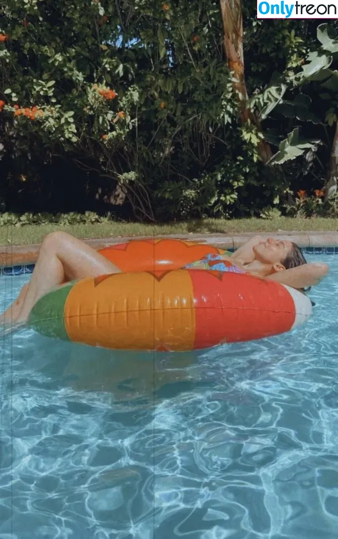 Kira Kosarin nude photo #0148 (kira_kosarin / kirakosarin)