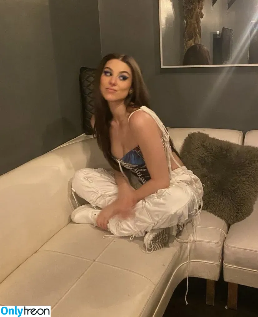 Kira Kosarin nude photo #0184 (kira_kosarin / kirakosarin)