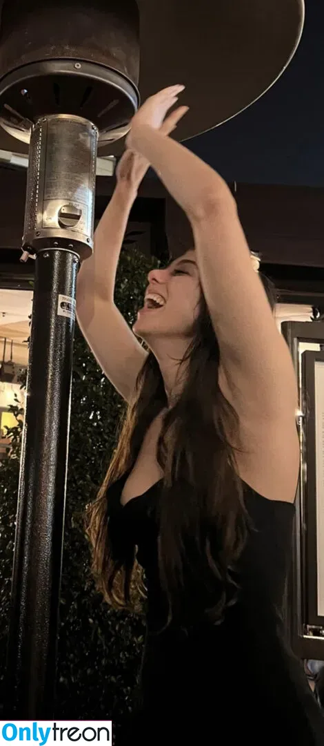 Kira Kosarin nude photo #0222 (kira_kosarin / kirakosarin)