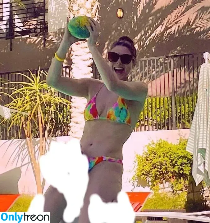 Kira Kosarin nude photo #0223 (kira_kosarin / kirakosarin)