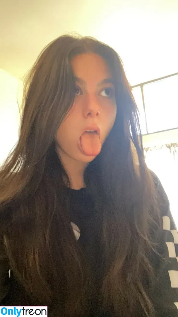 Kira Kosarin nude photo #0257 (kira_kosarin / kirakosarin)