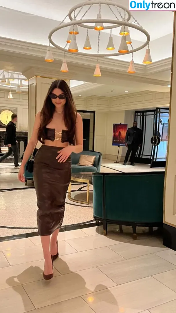 Kira Kosarin nude photo #0299 (kira_kosarin / kirakosarin)