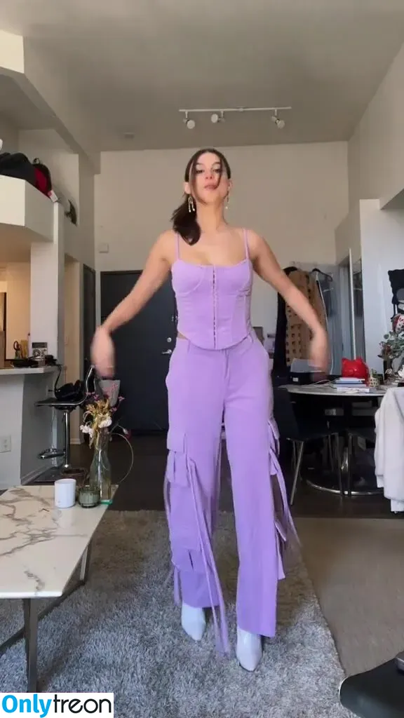 Kira Kosarin nude photo #0304 (kira_kosarin / kirakosarin)