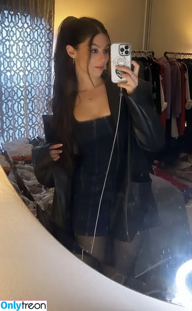 Kira Kosarin nude photo #0333 (kira_kosarin / kirakosarin)