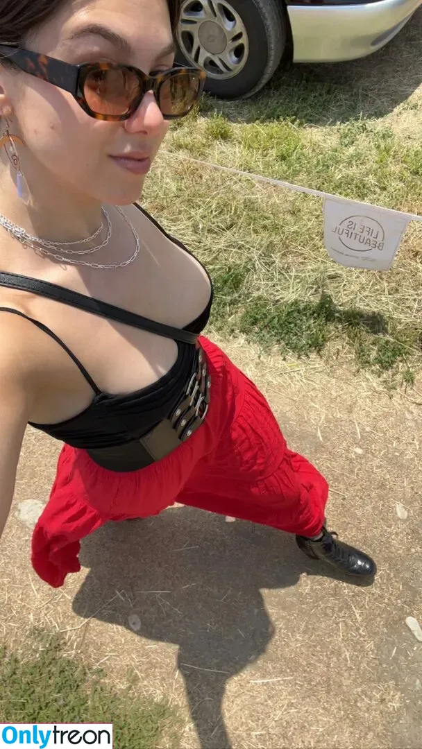 Kira Kosarin nude photo #0346 (kira_kosarin / kirakosarin)