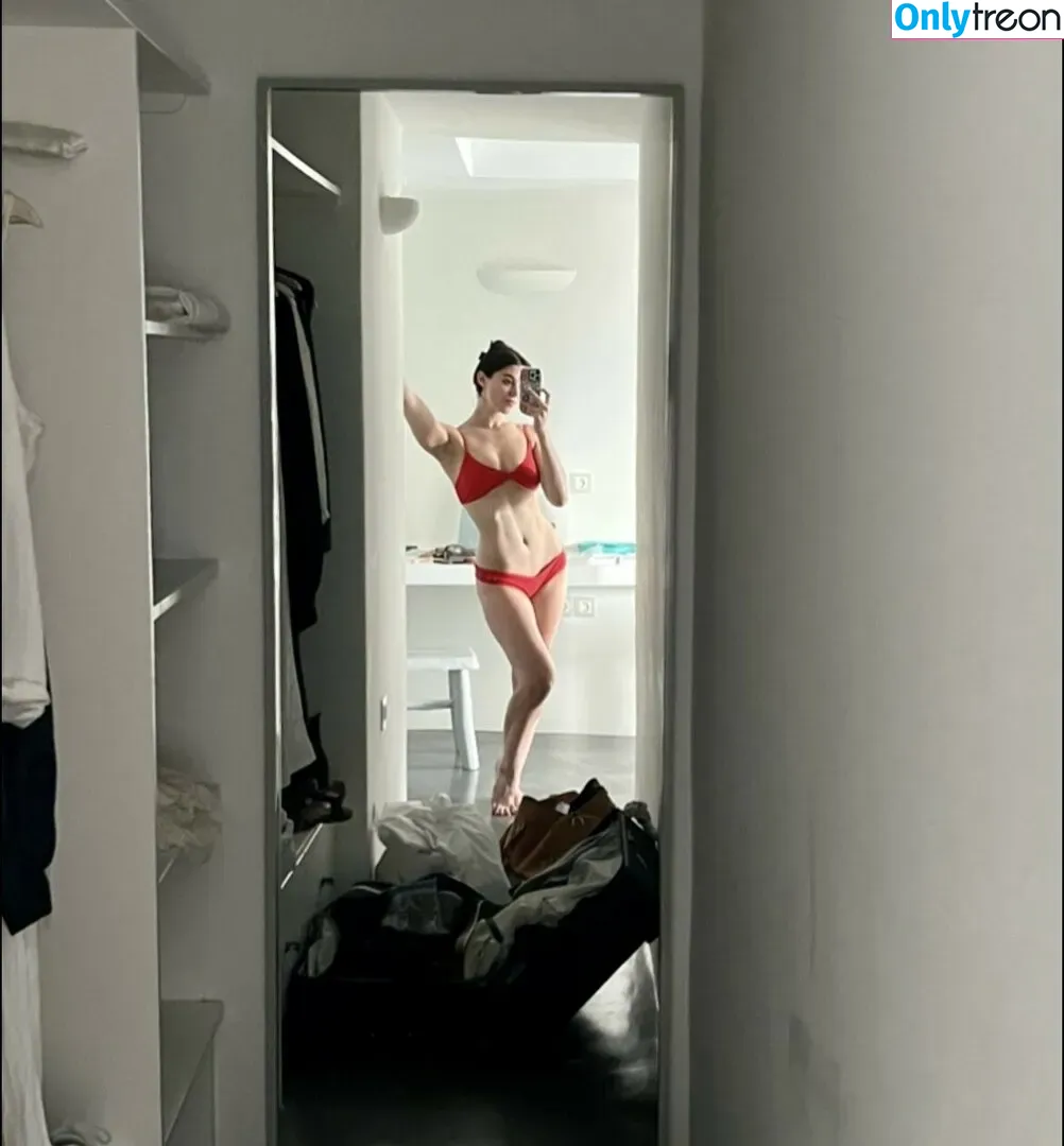 Kira Kosarin nude photo #0395 (kira_kosarin / kirakosarin)