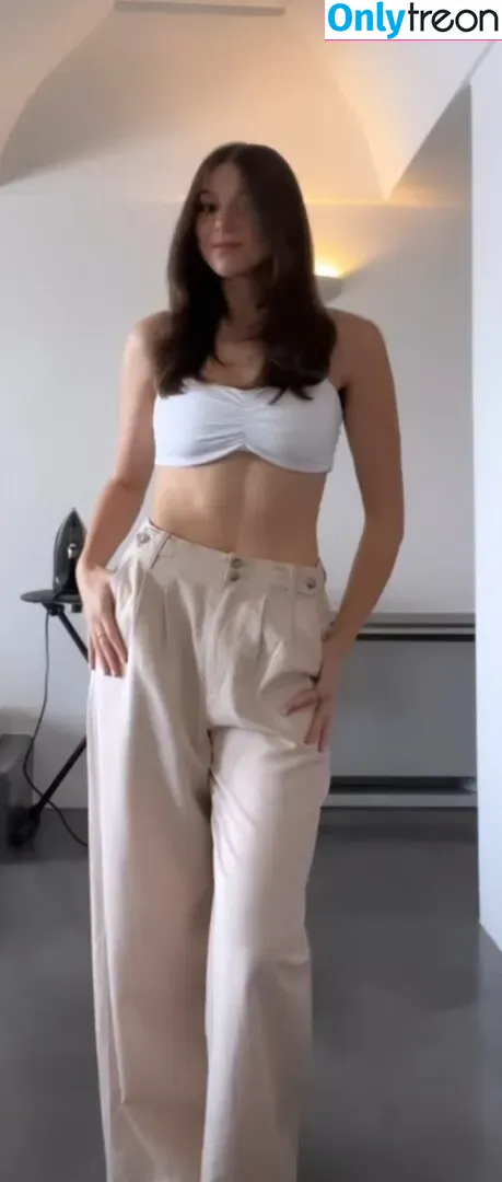Kira Kosarin nude photo #0405 (kira_kosarin / kirakosarin)