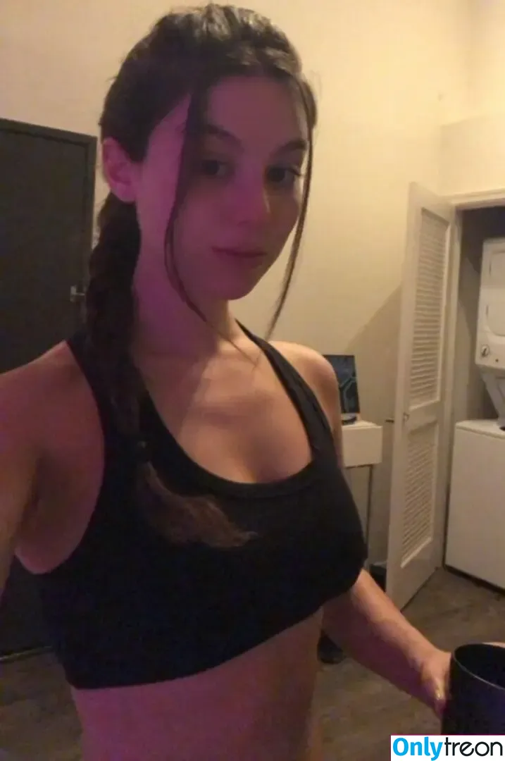 Kira Kosarin nude photo #0578 (kira_kosarin / kirakosarin)