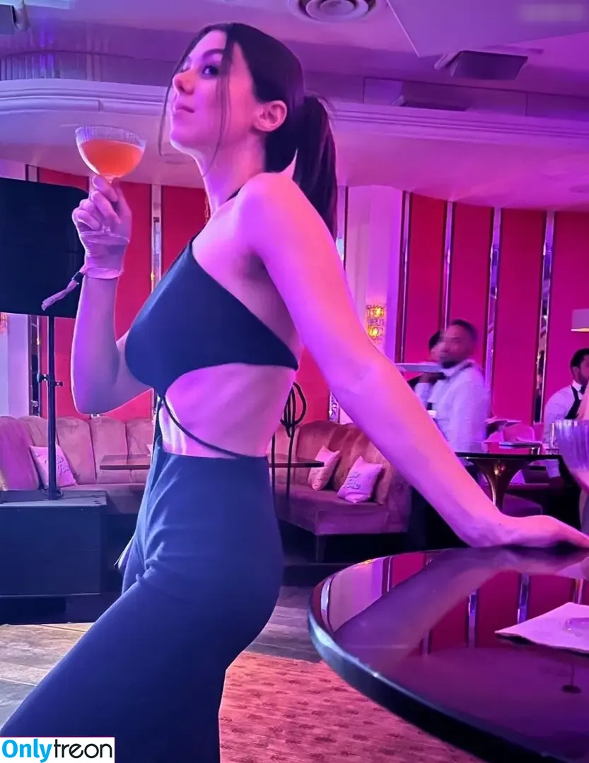 Kira Kosarin nude photo #0863 (kira_kosarin / kirakosarin)