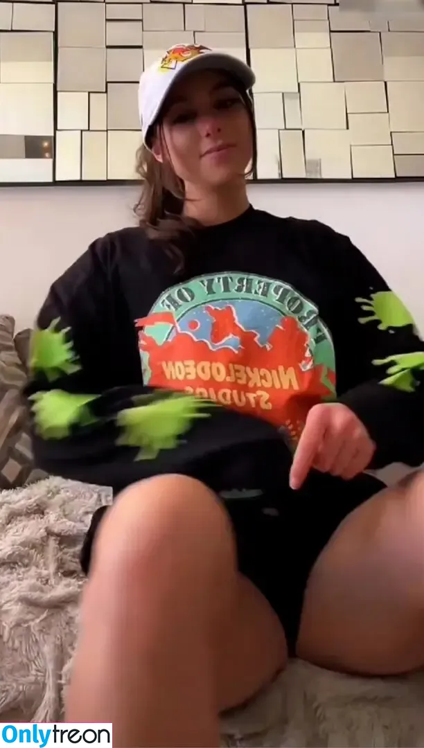 Kira Kosarin nude photo #0983 (kira_kosarin / kirakosarin)