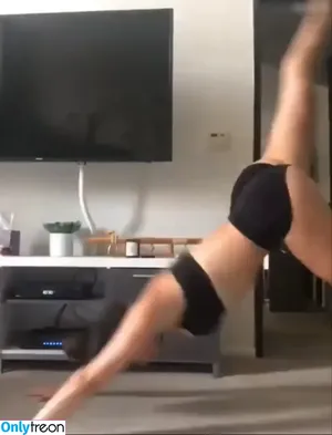 Kira Kosarin / kirakosarin nude photo #1177