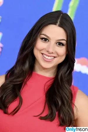 Kira Kosarin / kirakosarin nude photo #1202
