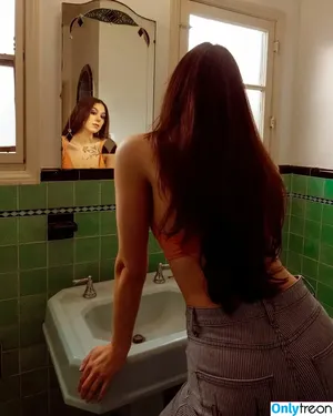 Kira Kosarin / kirakosarin nude photo #1283