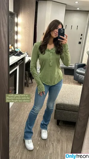 Kira Kosarin / kirakosarin nude photo #1309