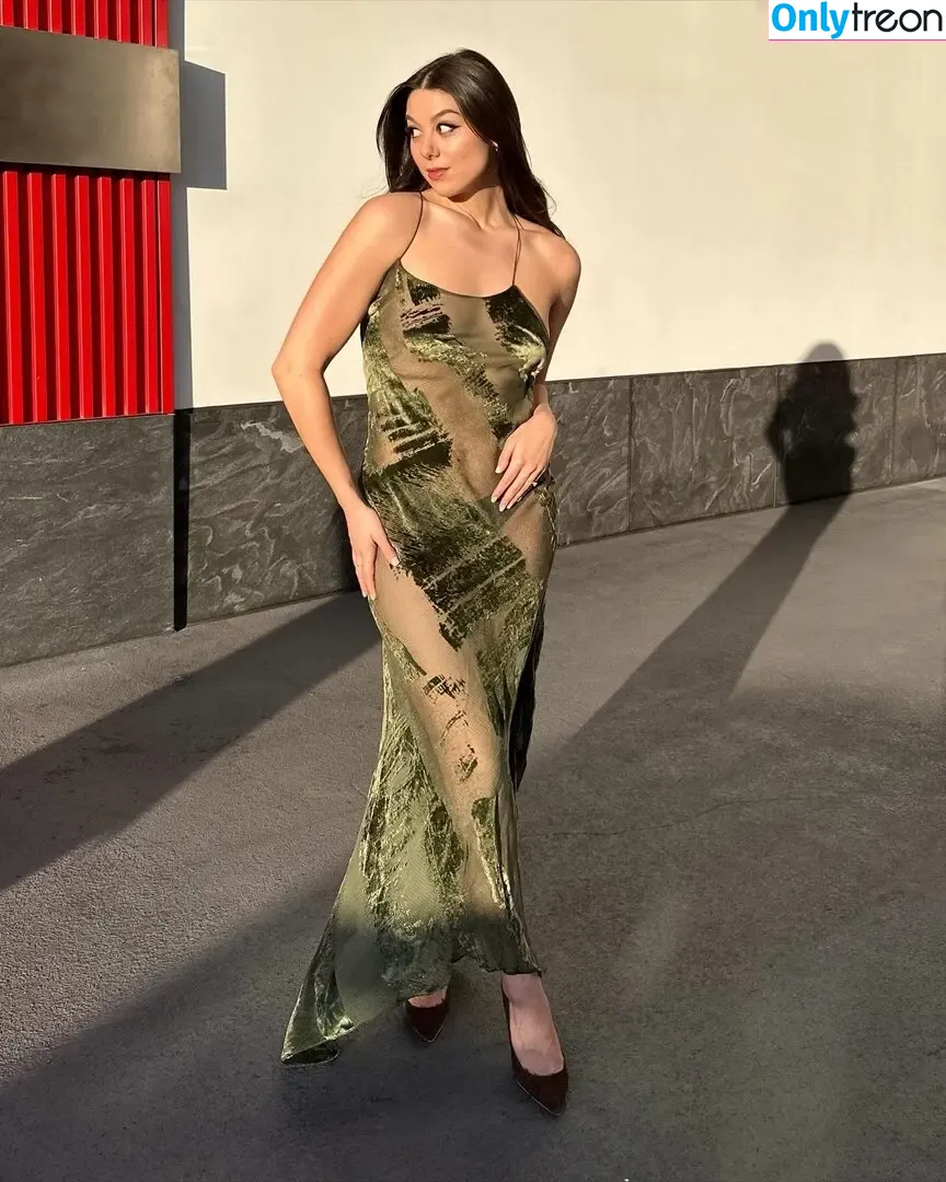 Kira Kosarin nude photo #1093 (kira_kosarin / kirakosarin)
