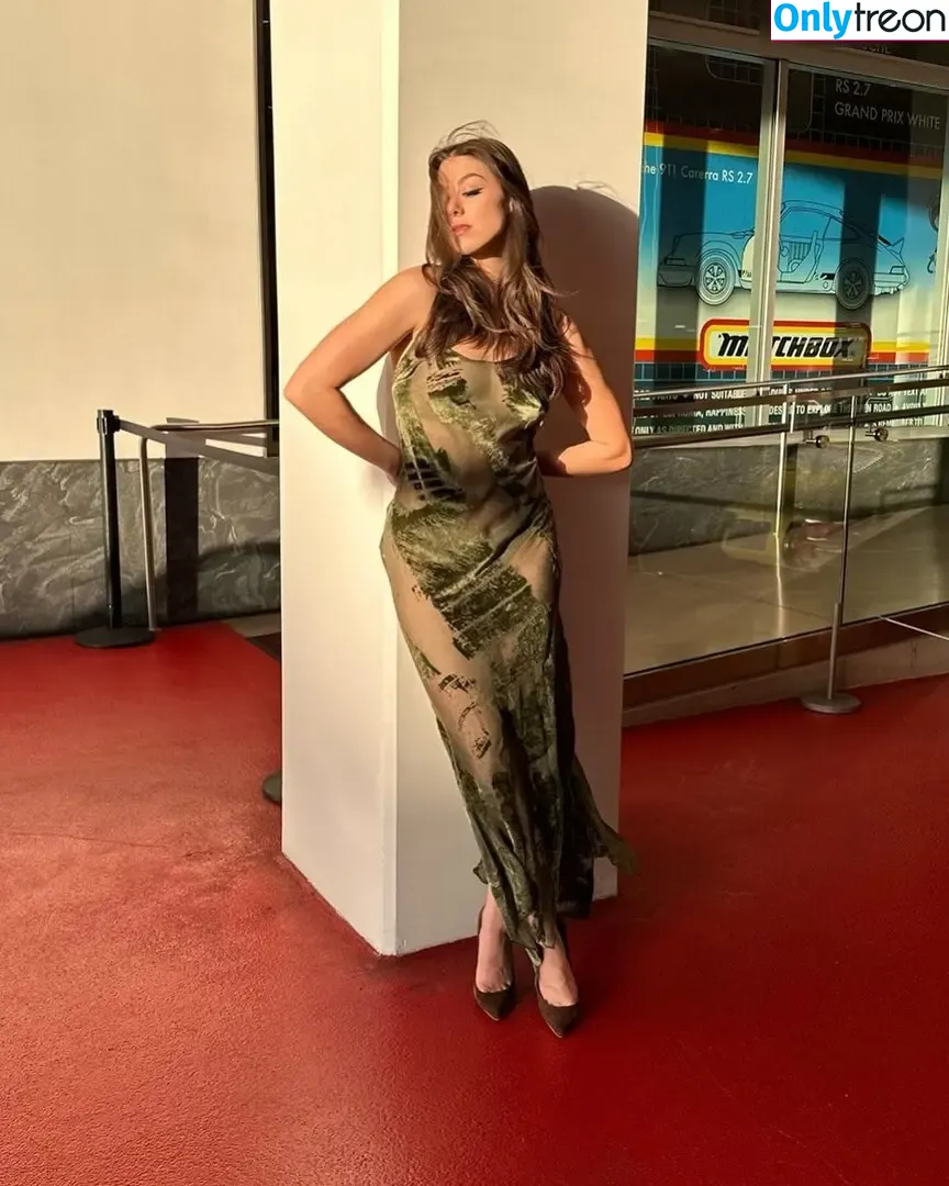 Kira Kosarin nude photo #1095 (kirakosarin)