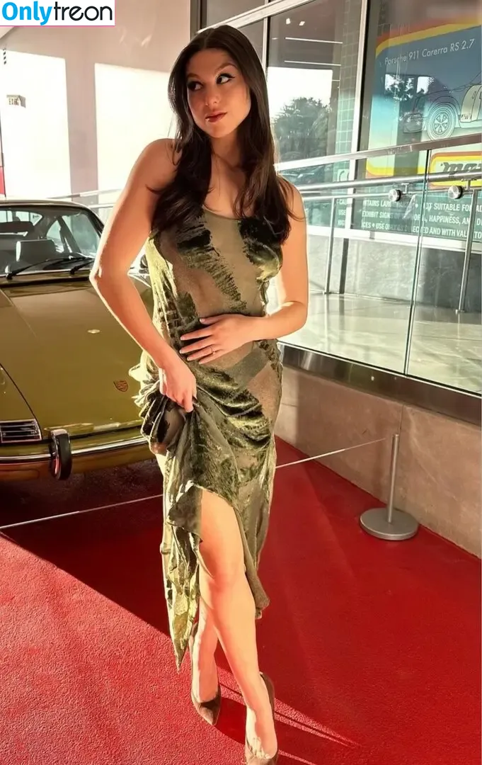 Kira Kosarin nude photo #1105 (kirakosarin)