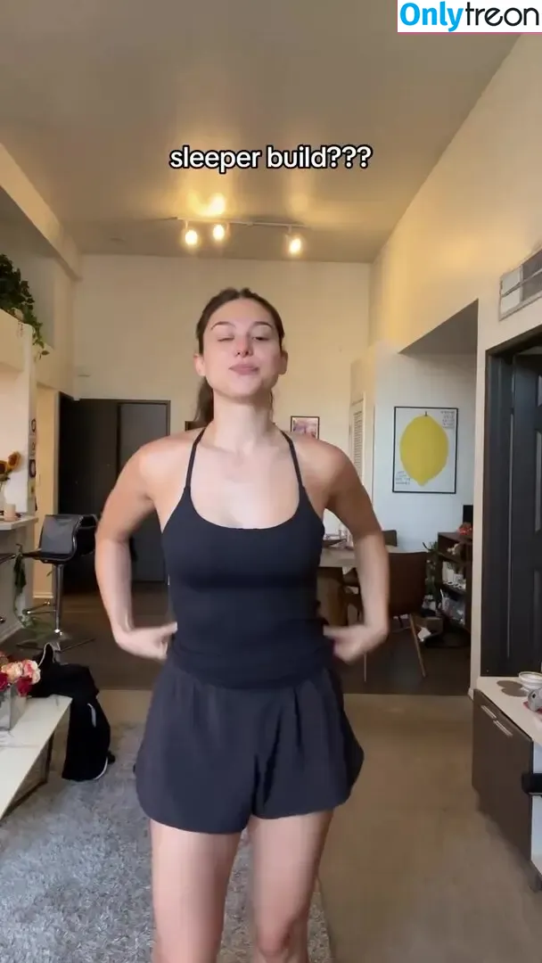 Kira Kosarin nude photo #1198 (kirakosarin)