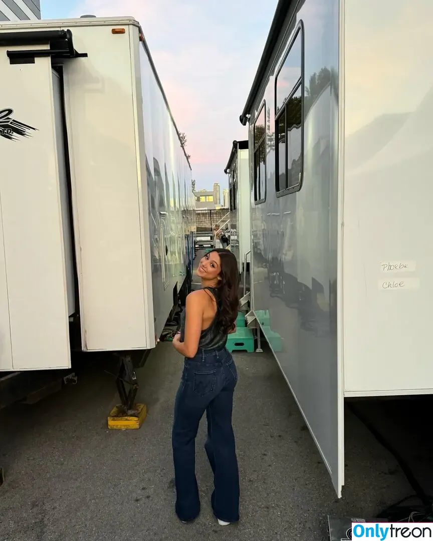 Kira Kosarin nude photo #1252 (kirakosarin)