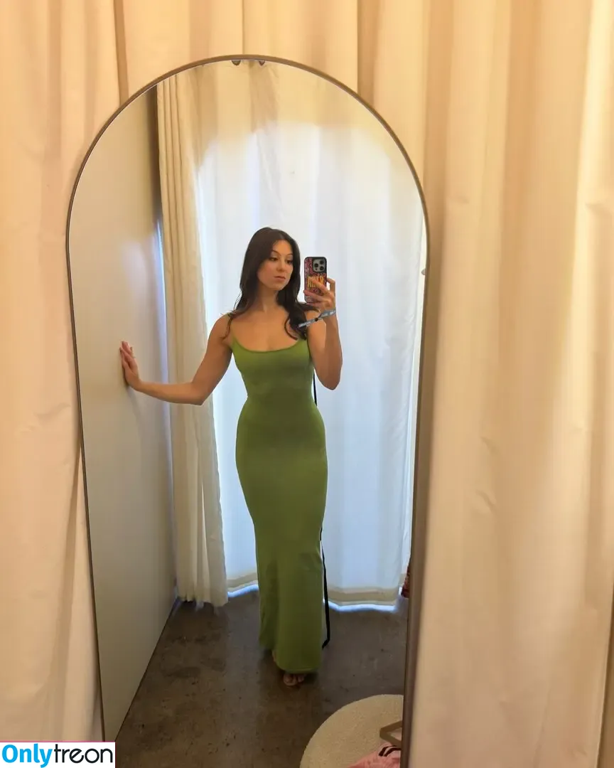 Kira Kosarin nude photo #1655 (kirakosarin)