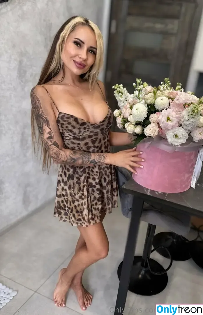 kira_pretty nude photo #0118 (kira_aver_)