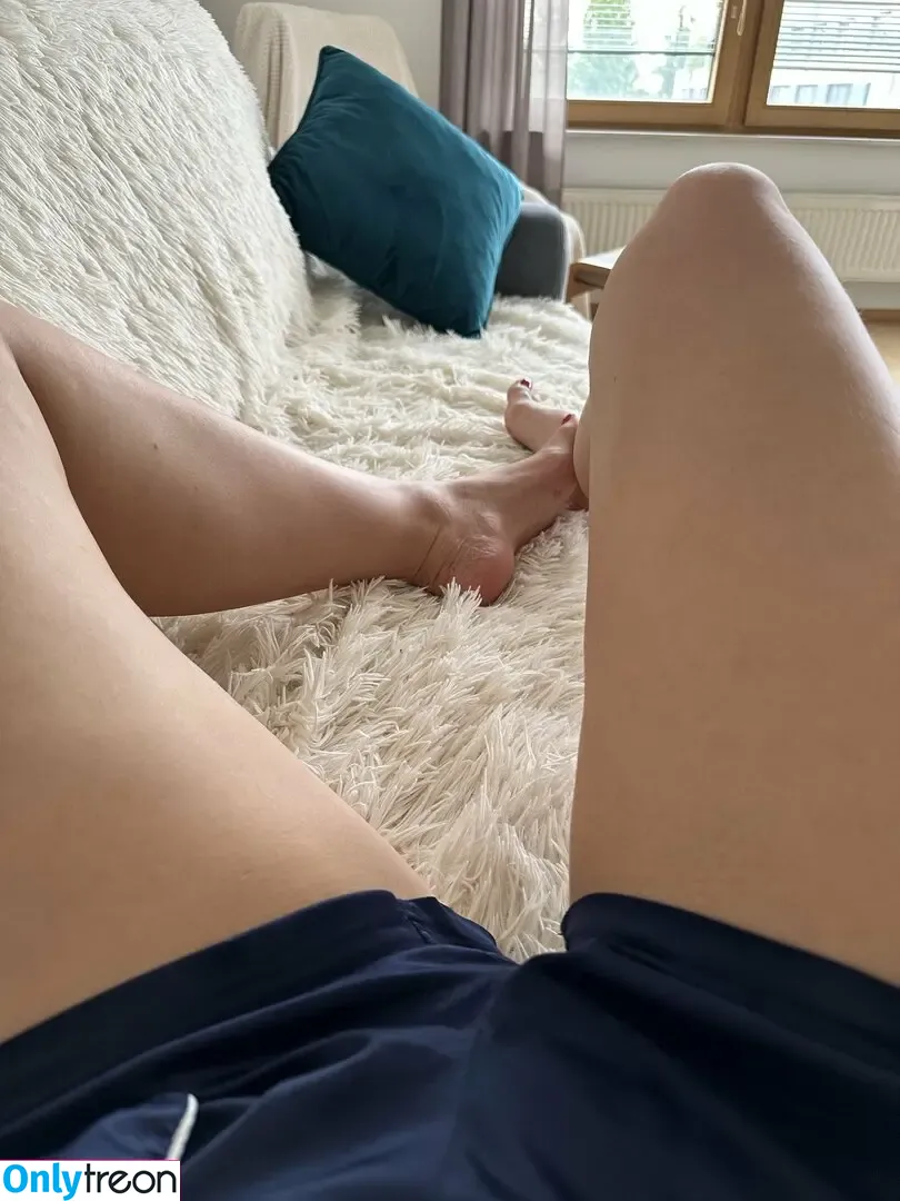 Kira Queen nude photo #0030 (kiraqueen / queenkiraxo)