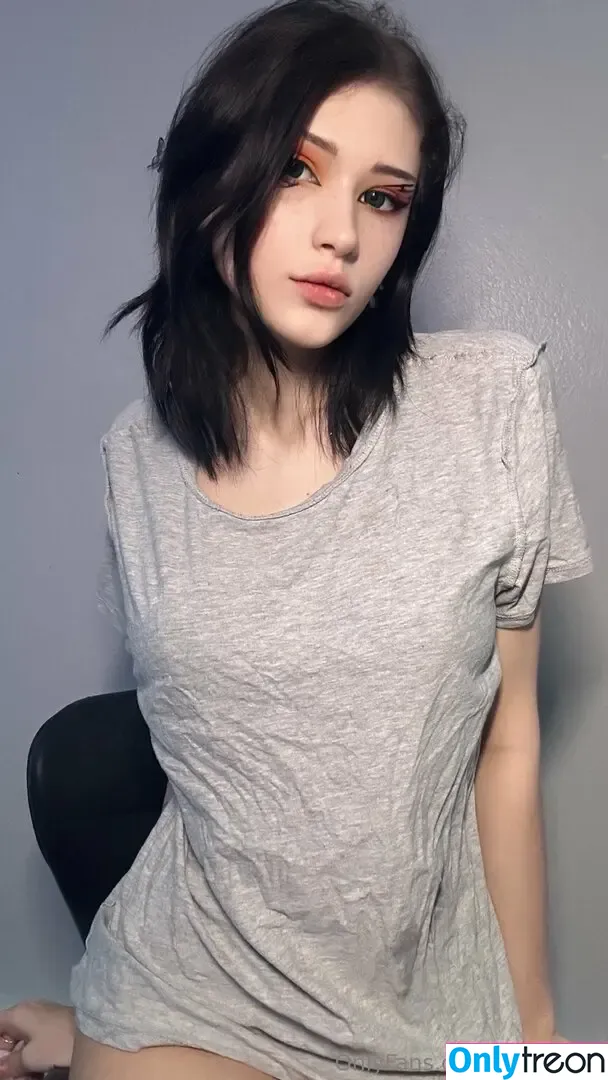 kiravampi nude photo #0036 (kiravampp)