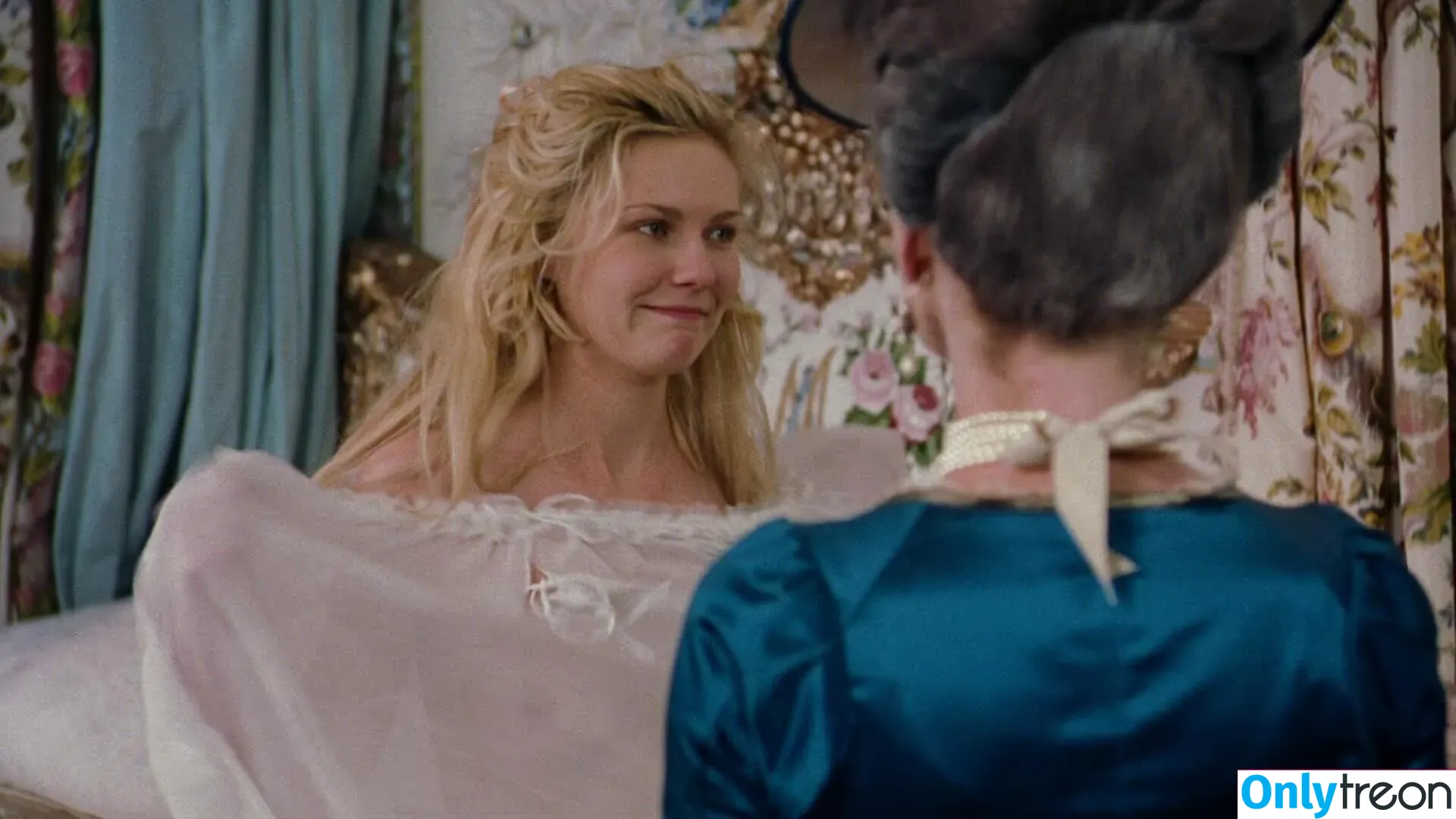 Kirsten Dunst nude photo #0035 (kirstendunst)