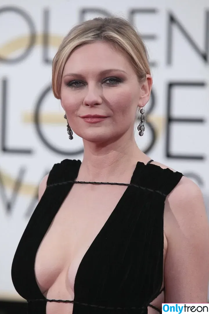 Kirsten Dunst nude photo #0057 (kirstendunst)